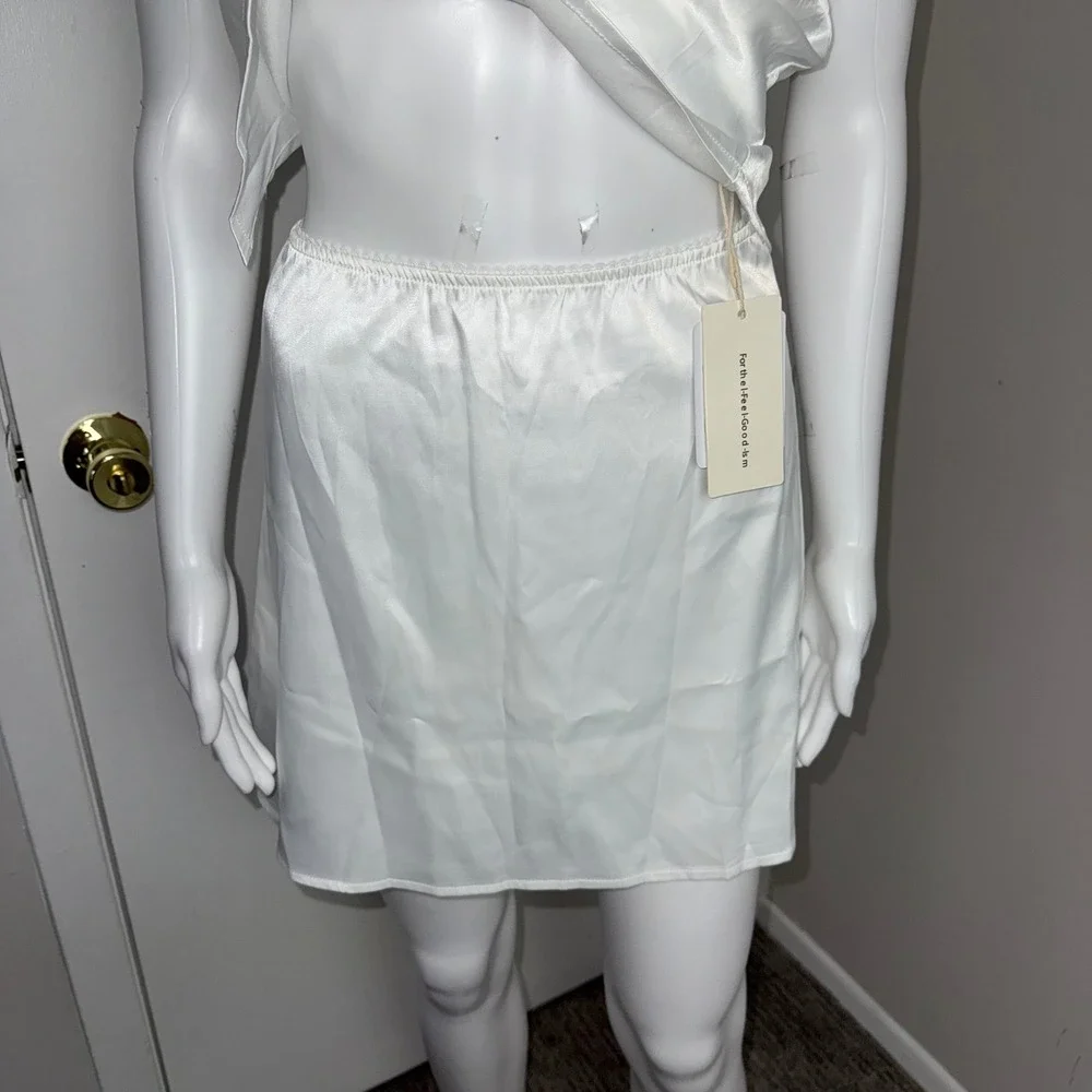Commense Satin Mini Lace Trim Open‎ Back Sleeveless 2 piece set White Size Small